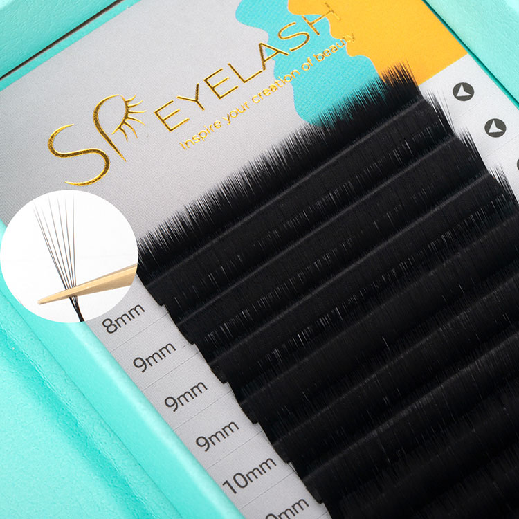 Wie man falsche Wimpern mit YY und Klee verwendet, um auffällige und schöne Augen Make-up zu erreichen.